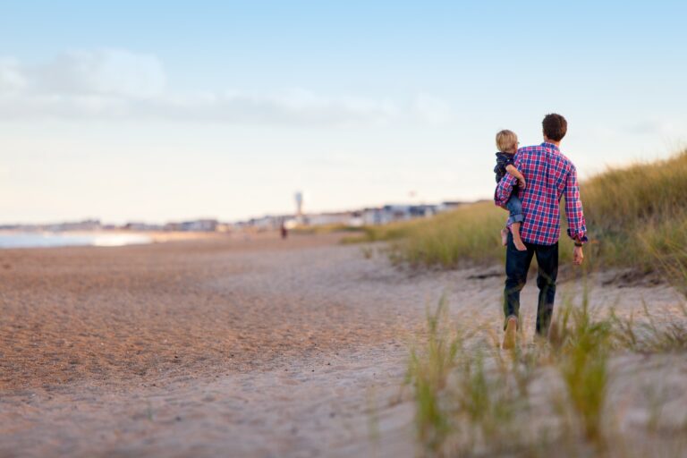 Wandelen met kind op strand en duinen